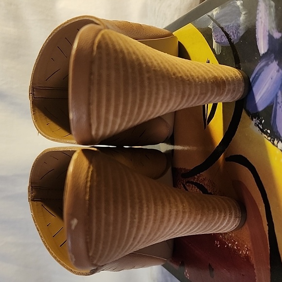 Report Signature Braden Beige Mules - Picture 16 of 16